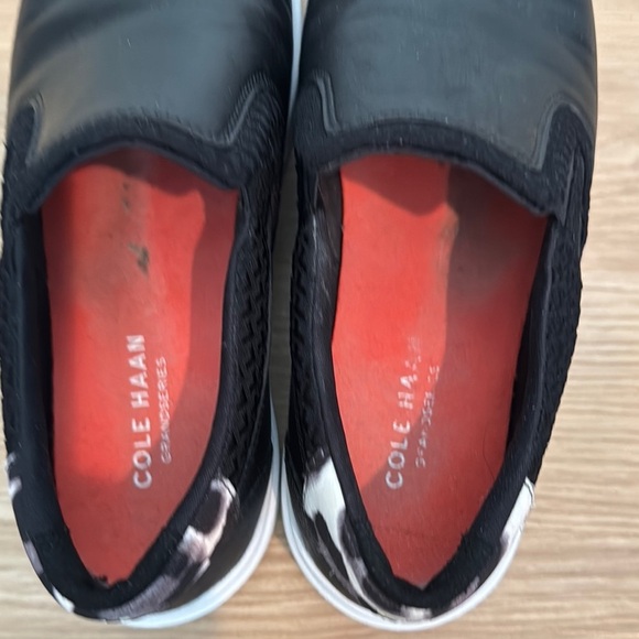 Cole Haan Black and White Loafers Slip-On Shoes - Picture 6 of 6